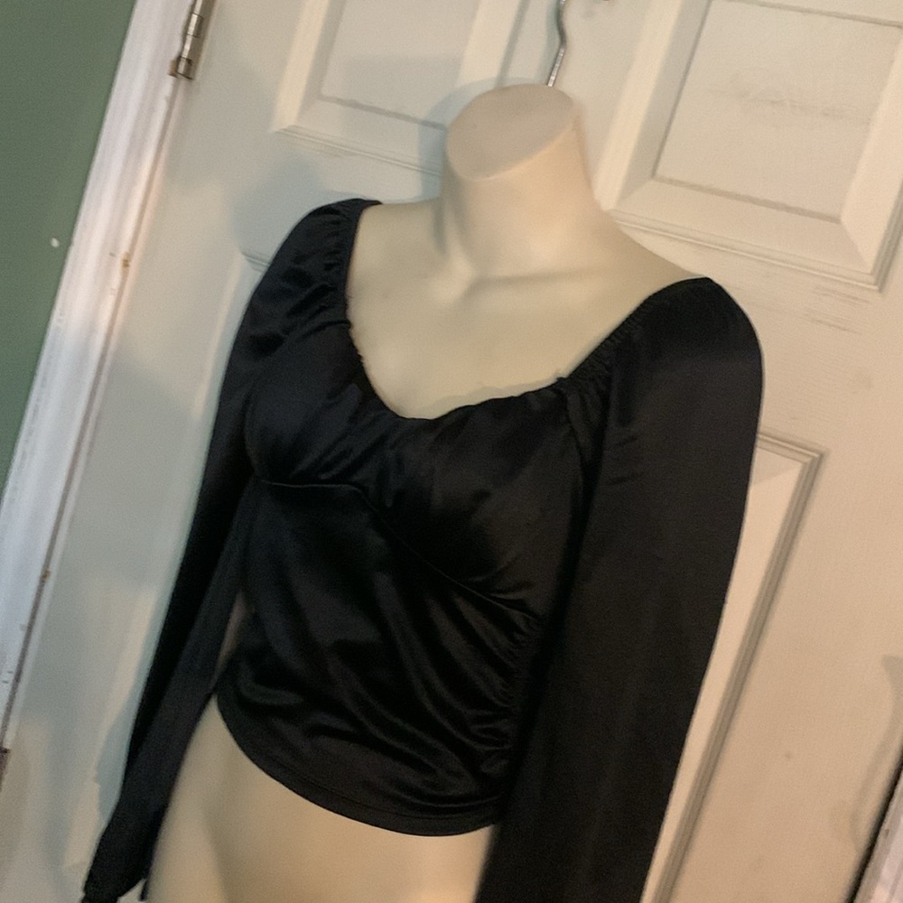 Classy Top!!! - Picture 3 of 5